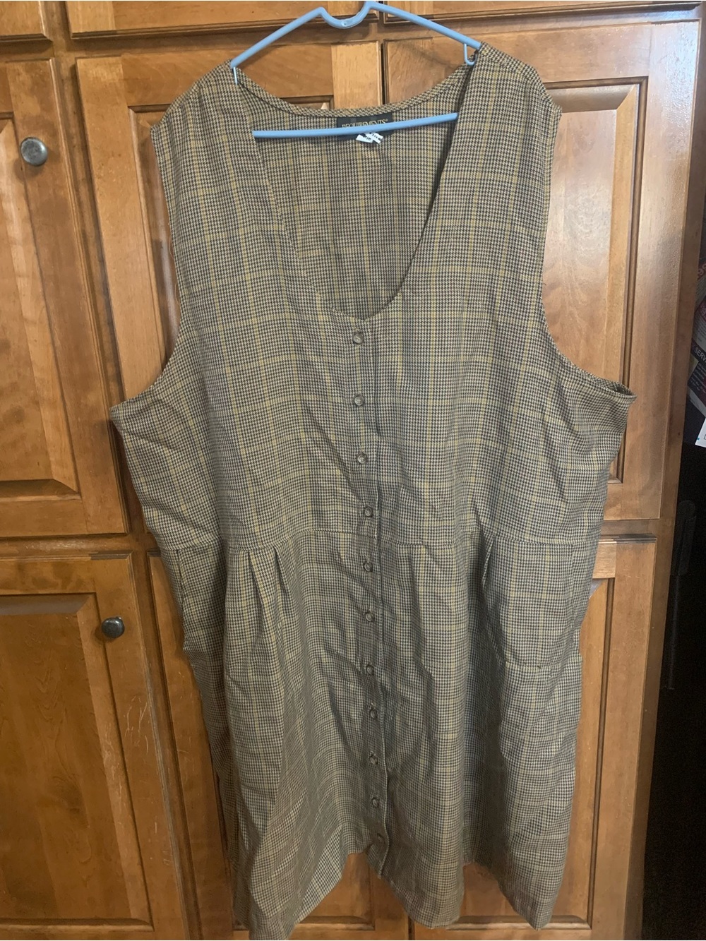 Requirements woman plus size 32w brown plaid button down dress with pockets.
